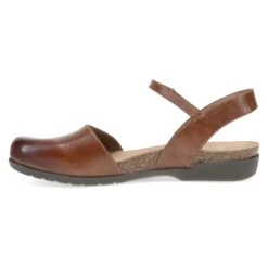 Dansko Rowan Tan Waxy Burnished -Dansko Store 6025155300 SDL