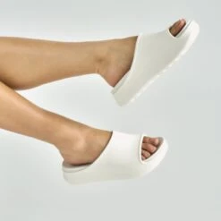 Dansko Store -Dansko Store Delmar Devyn White 5758 2400x2400 0ffc8697 9d5d 4437 988f 8fa9938c8aad