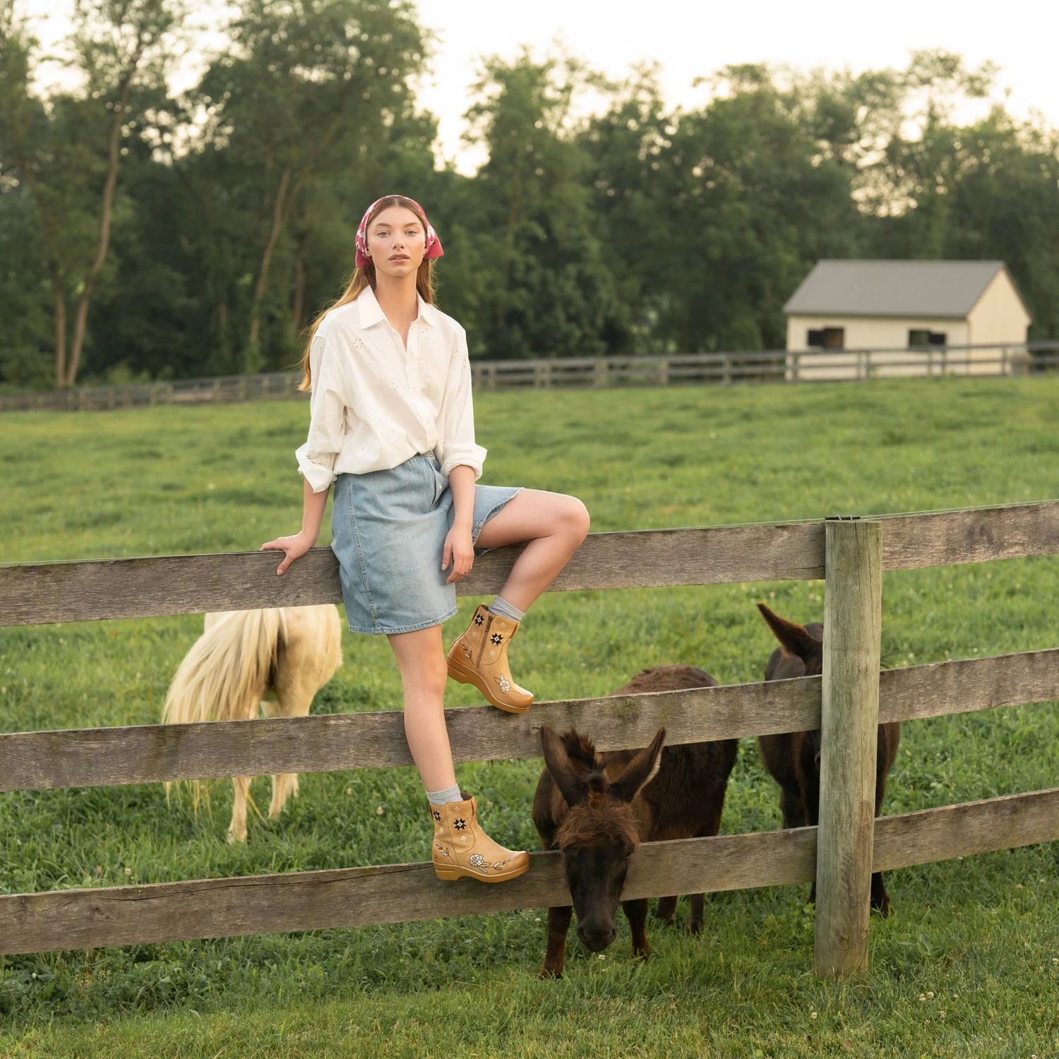 Dansko Jenni Boot Honey Distressed 7 Dansko Jenni Boot Honey Distressed - Image 7