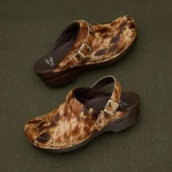 Ingrid Spotted Haircalf -Dansko Store Ingrid Spotted Haircalf PDP 3 2400x2400 b293b99e 44b8 4064 a183 c4be7c2c7ab9