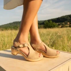 Dansko Laverne Sand Milled Nubuck -Dansko Store Laverne Sand PDP 2 2400x2400 6cadd8a6 bc31 44d3 acd1 04ebfde0dcf8