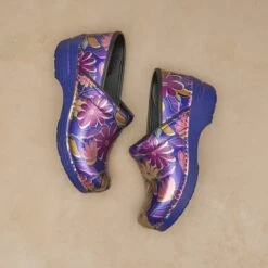 Professional Indigo Floral Patent -Dansko Store Pro Indigo Floral PDP 1 Image 2400x2400 8de700d7 f5c9 4b1c bcd5 f58c2c5f5ebf