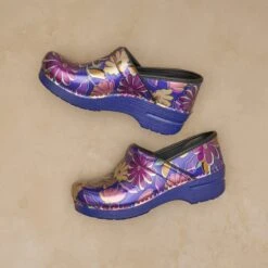 Professional Indigo Floral Patent -Dansko Store Pro Indigo Floral PDP 2 Image 2400x2400 36598ad7 2674 4c04 8f99 2efcff16305f