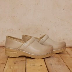 Dansko Professional Sand Milled Burnished 14 Dansko Professional Sand Milled Burnished -Dansko Store S24 Professional Sand 0212 2400x2400 b020acc2 a3f6 49e1 bab8 b8c6deee560c