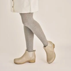 Becka Champagne Suede -Dansko Store S25 Barnes Becka Champagne 002