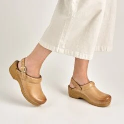 Dansko Ingrid Honey Distressed 18 Dansko Ingrid Honey Distressed -Dansko Store Stapled Ingrid Honey Distressed 226 2400x2400 c9e3e342 185b 4a81 bca0 1ffba851425f