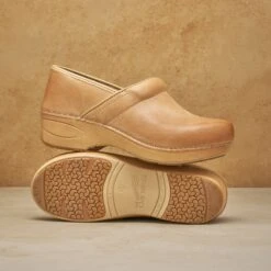 Dansko Wide XP 2.0 Honey Distressed -Dansko Store XP 2.0 Honey D PDP 3 2400x2400 a6d49b49 9243 41bc aef5 b46dff211872 1
